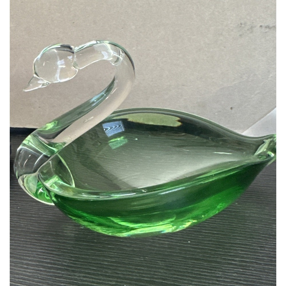 Vintage Handblown Green Glass Swan Candy Dish,‎ Jewelry, Etc  7"x5"